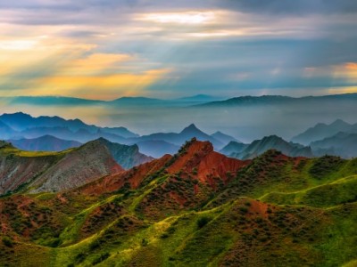 百里丹霞景区--五彩山谷、神奇地貌