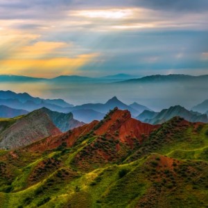百里丹霞景区--五彩山谷、神奇地貌
